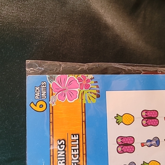 Brand New NWT Streamer Decoration String Qty 6 strings Tropical theme unopened - Picture 2 of 4